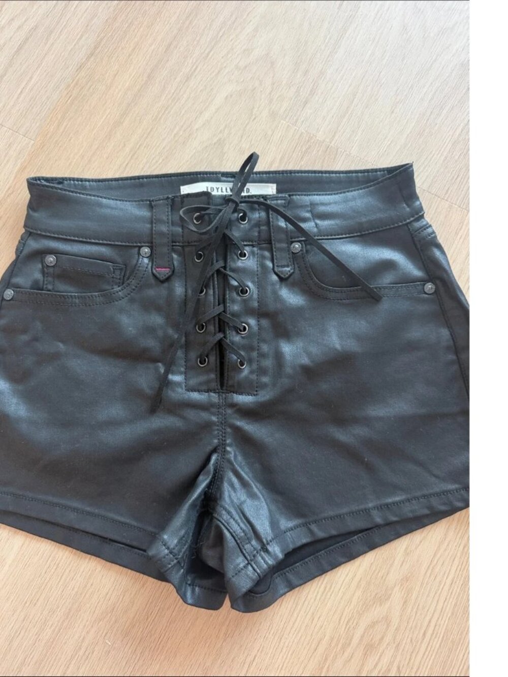 NWOT Idyllwind Ellie Faux Leather Women’s Shorts - Black